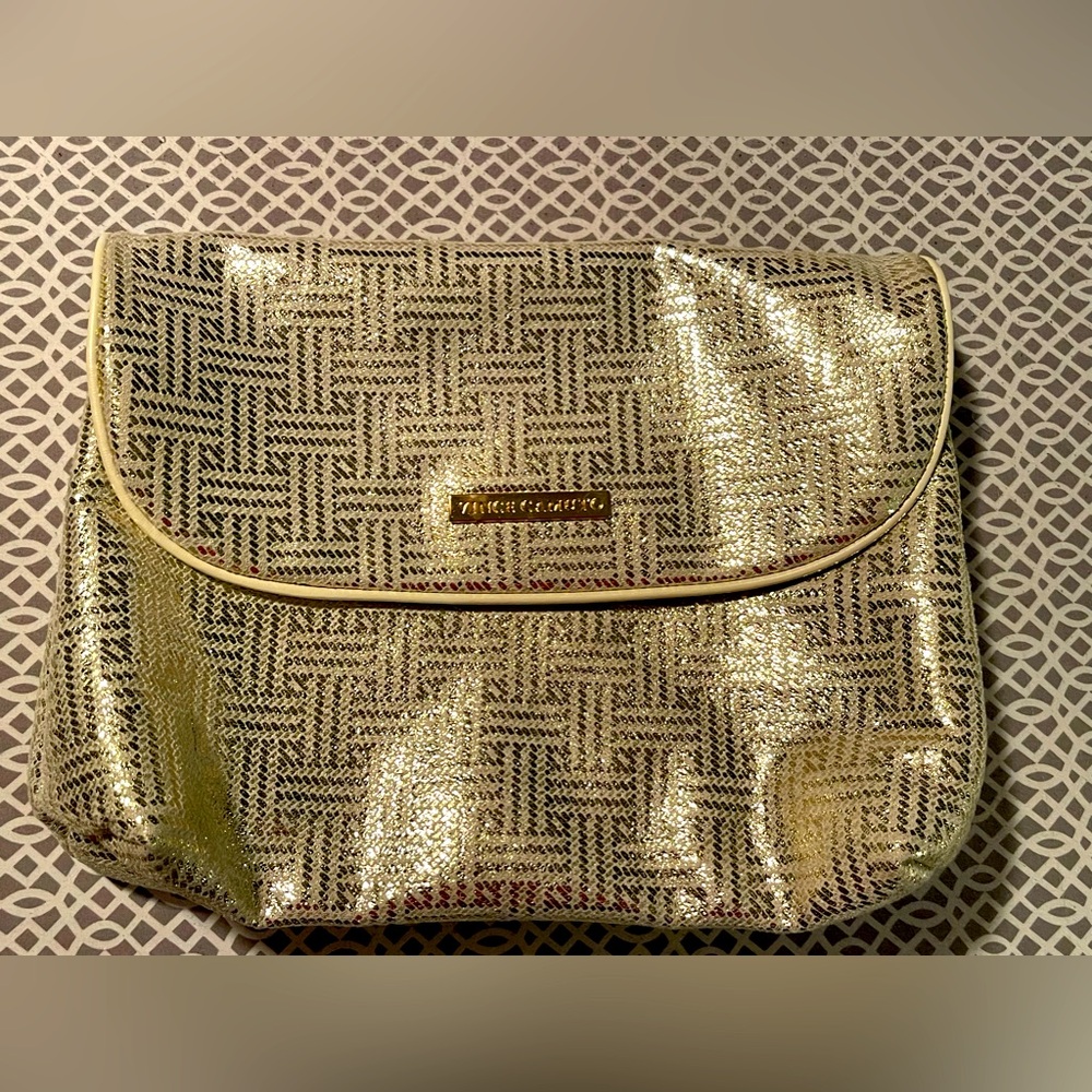 Vince Camuto Pouch Insanely Soft Gold Weave Exterior W Satin And Clear Vinyl Int